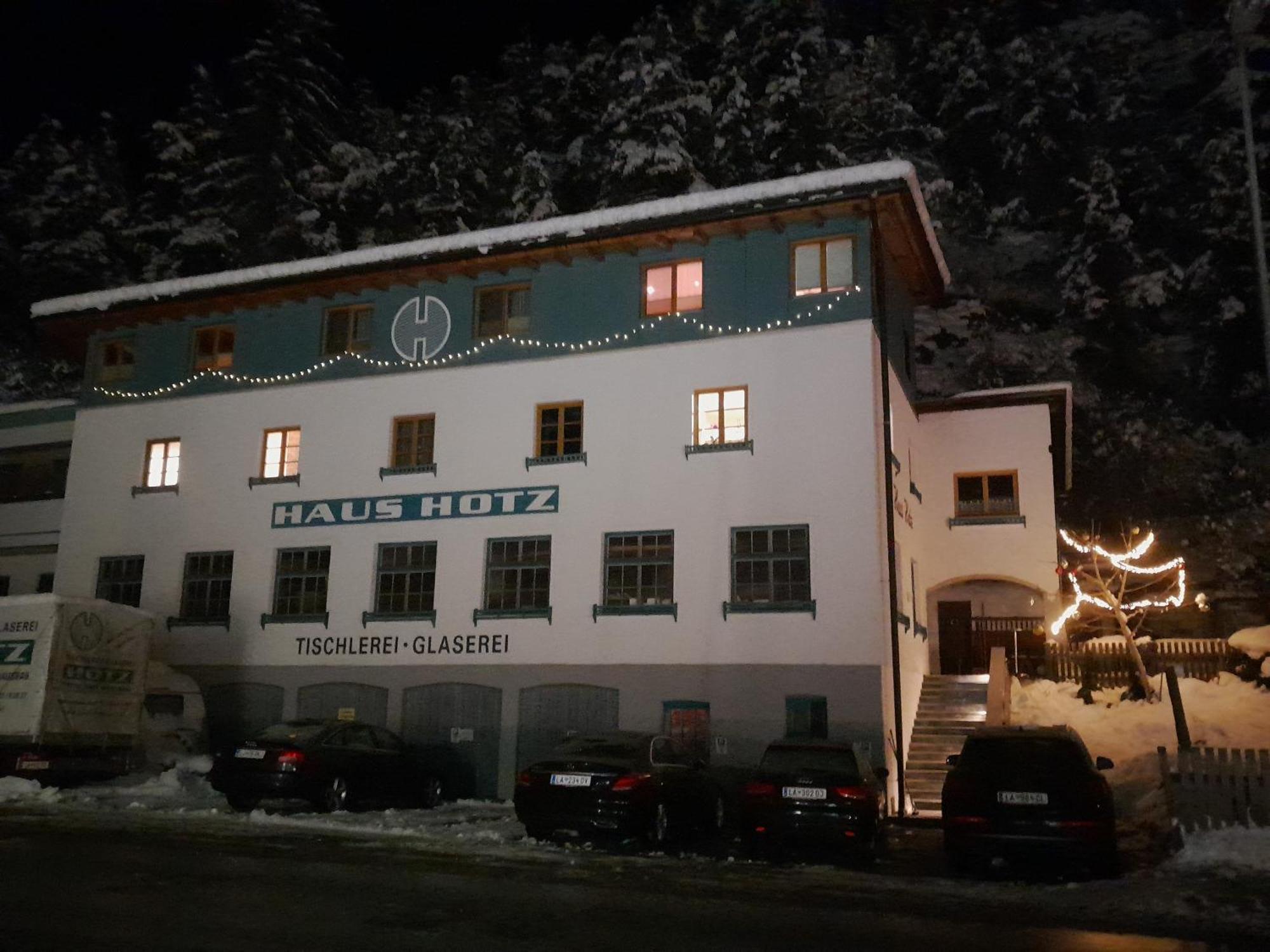 Haus Hotz Apart Talblick Grins Exterior photo